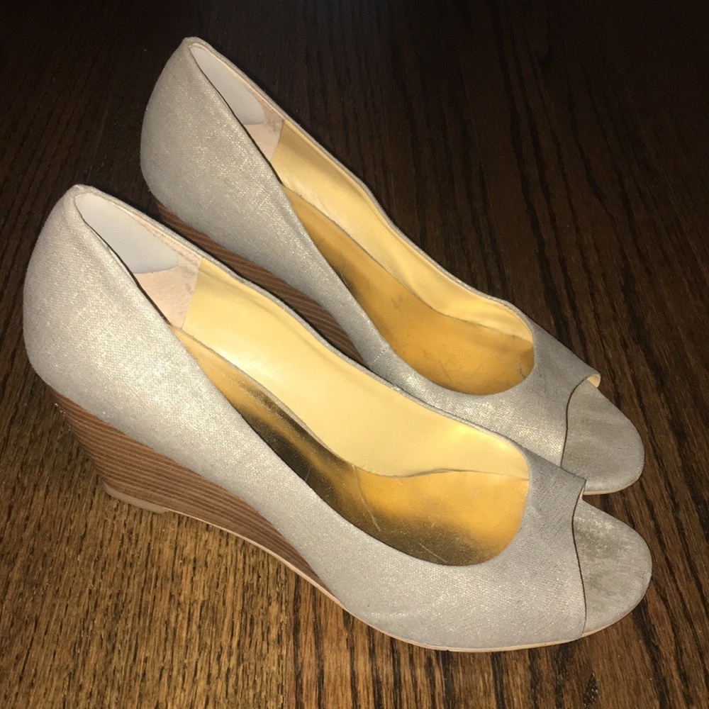 Gold shimmer/wooden wedge heels